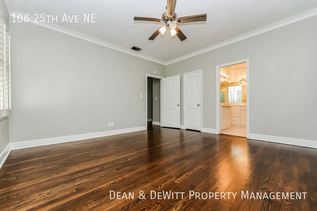 Building Photo - 106 25th Ave NE