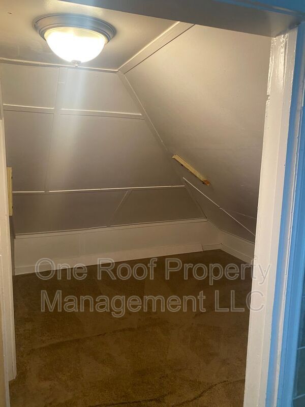 Building Photo - 532 Cypress Ave
