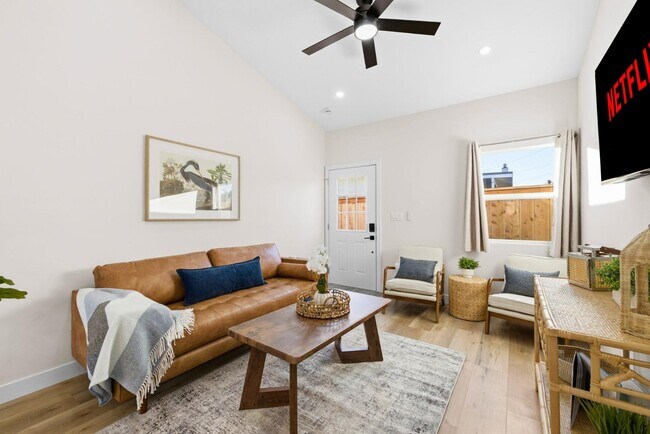 Building Photo - 436 Date Ave