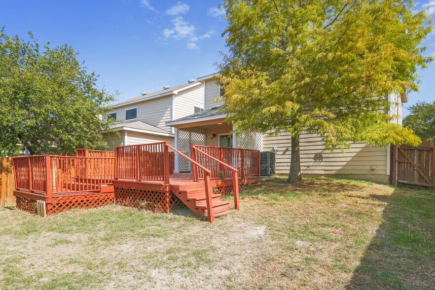Building Photo - 223 Mallow Grove
