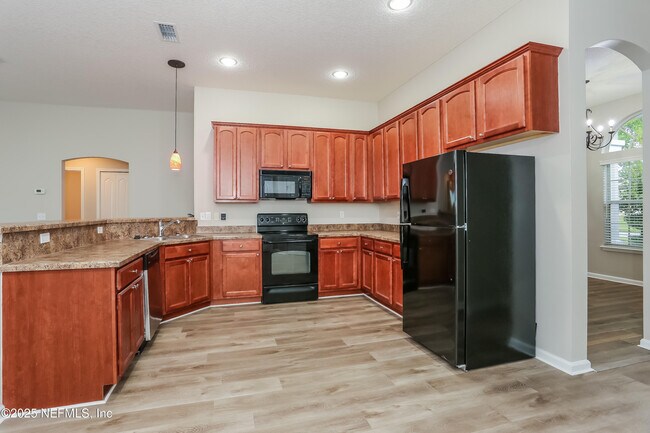 Building Photo - 86016 Cherry Laurel Way