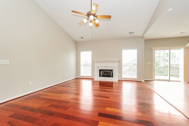 Building Photo - 1008 Solomon Ln