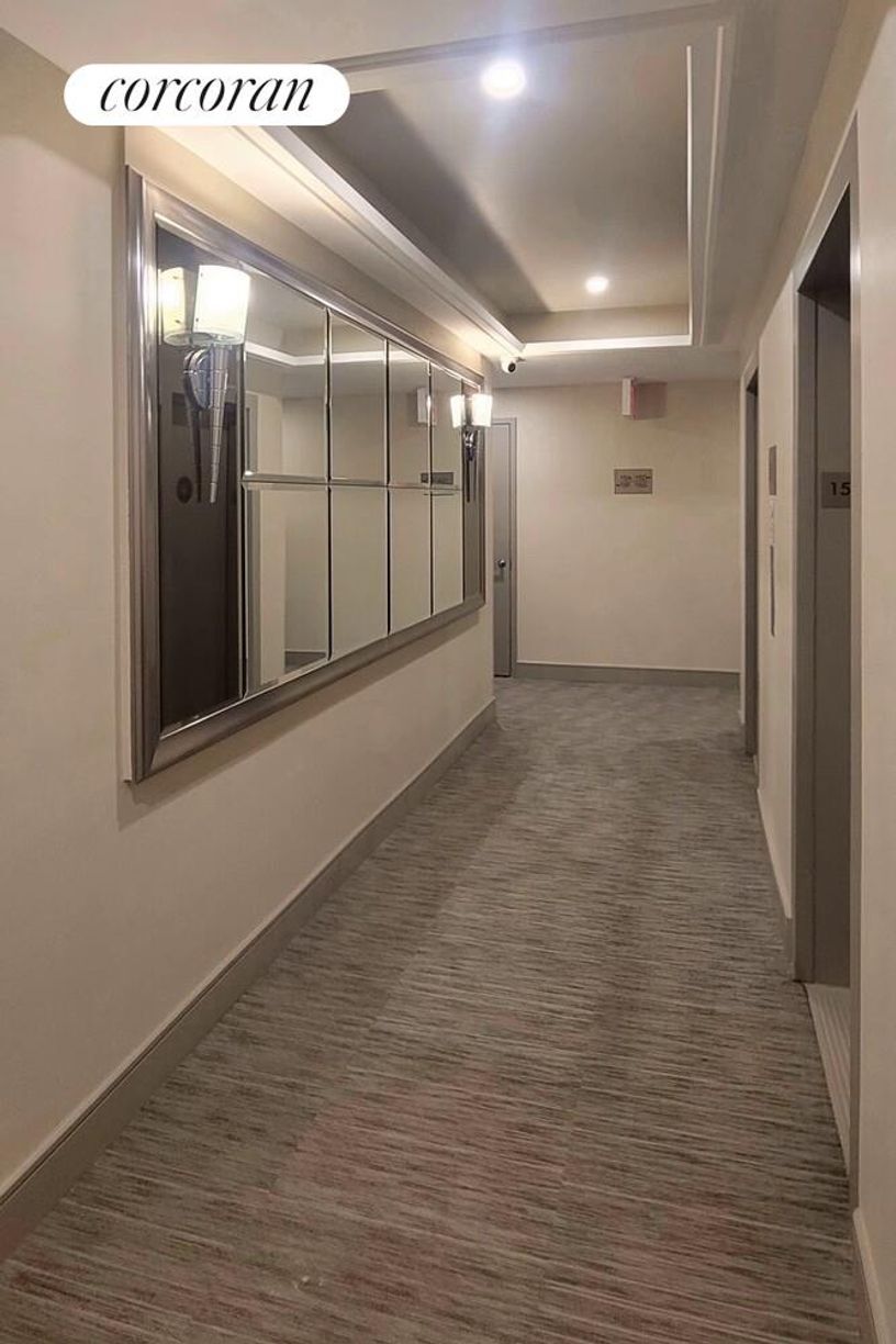 Building Photo - 45 W 81st St