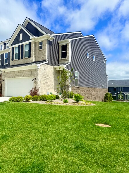 Building Photo - 1420 Arcadia Dr