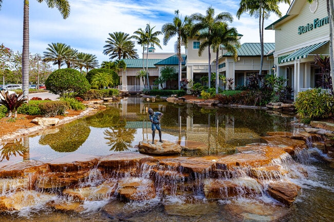 Building Photo - 758 SE Courances Dr