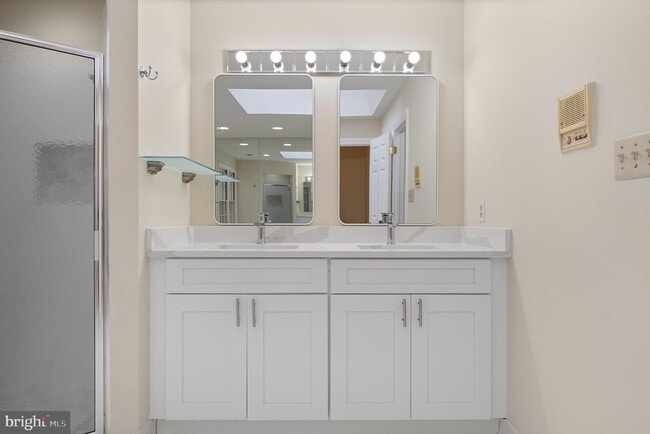 Building Photo - 13620 Canal Vista Ct