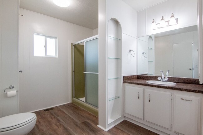 Building Photo - $500 MOVE IN SPECIAL Manufactured Home for Rent in Redding CA | 1 Acre, Large Deck, Pet Friendly