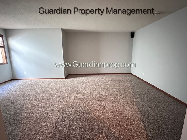 Building Photo - Hopkins Single Family Home, 2 Car Garage, Office, Gas Fireplace, Primary Suite