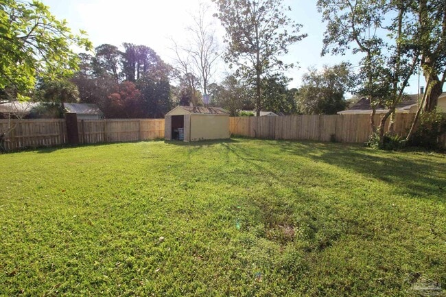 Building Photo - 1455 Sanibel Ln