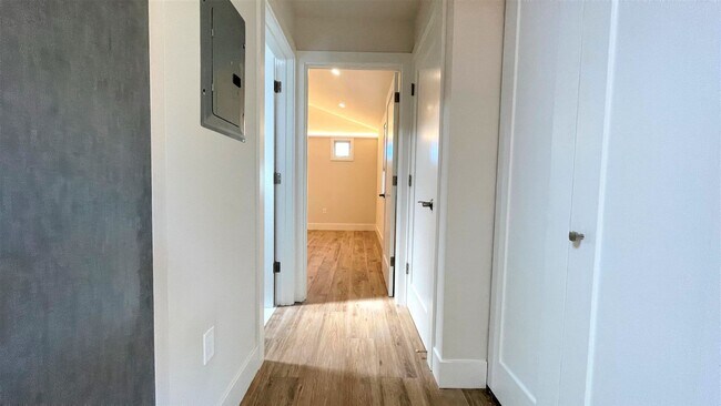 Building Photo - 2BD/2BA Sunnyvale Modern Home Near Apple Campus
