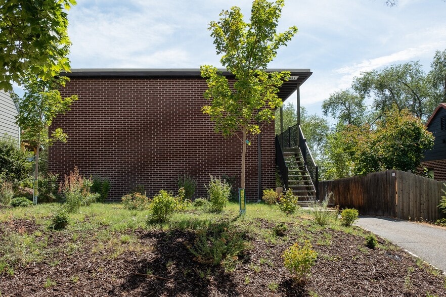 Building Photo - 1024 E 600 S