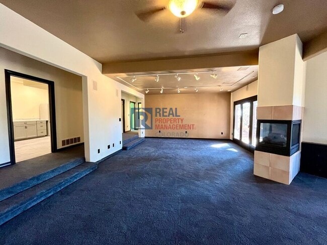 Building Photo - 2645 Rossmere St