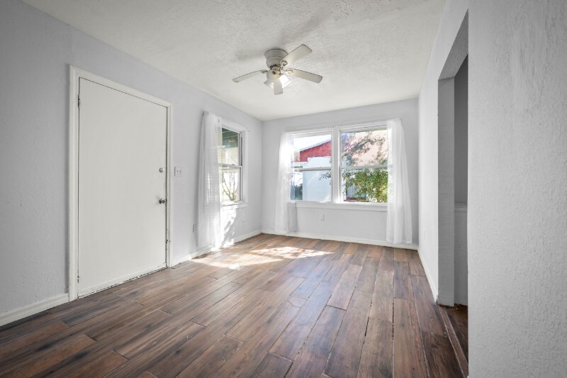 Building Photo - 1602 Wambolt St