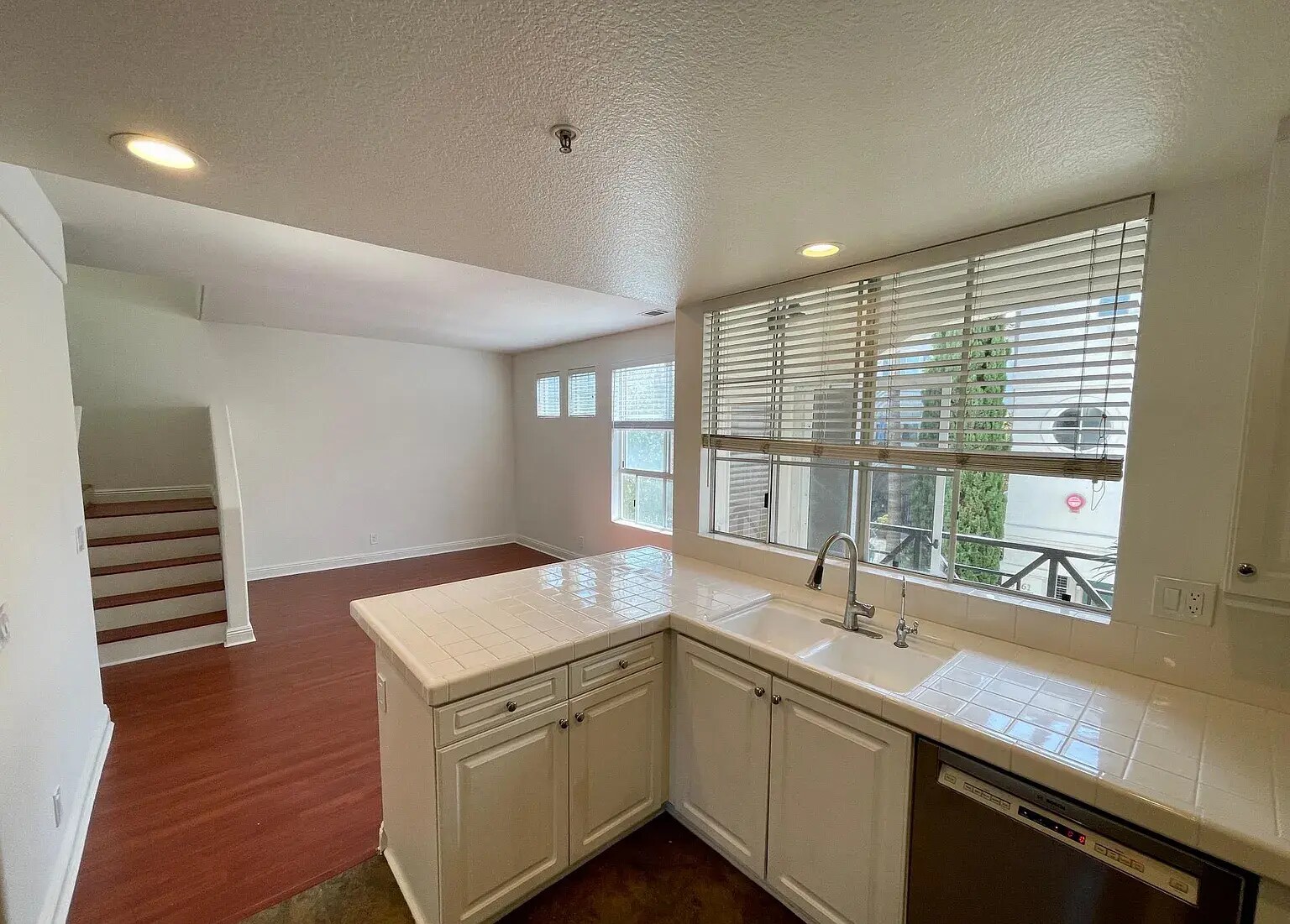 Building Photo - 5405 Marine Ave