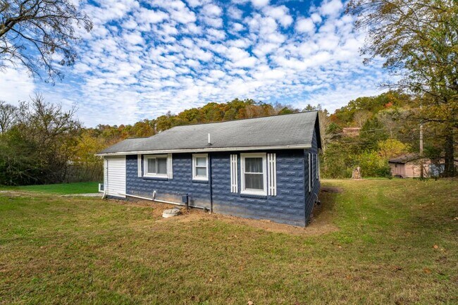 Building Photo - 614 E Brushy Valley Dr