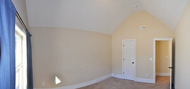 Building Photo - 195 Glenmoor Dr