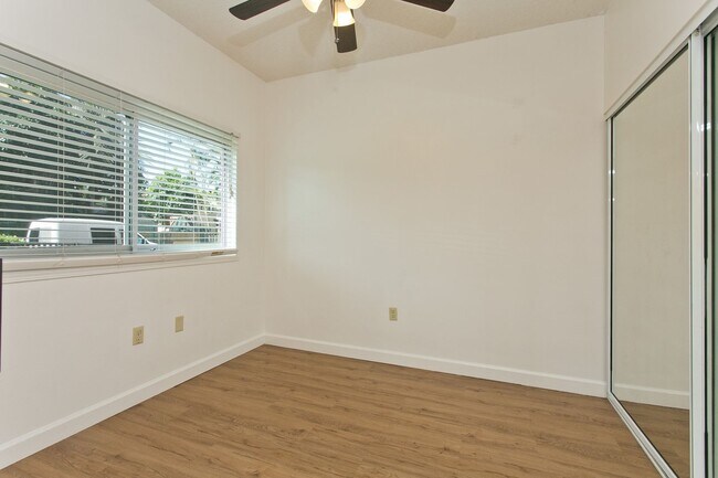 Building Photo - Plantation Town Apartments #112