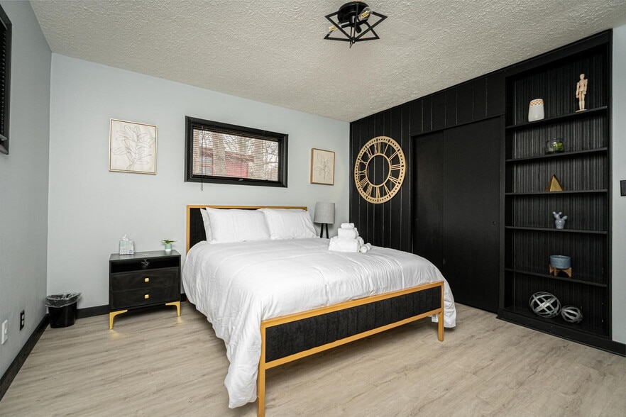 Building Photo - 5850 Devington Cir