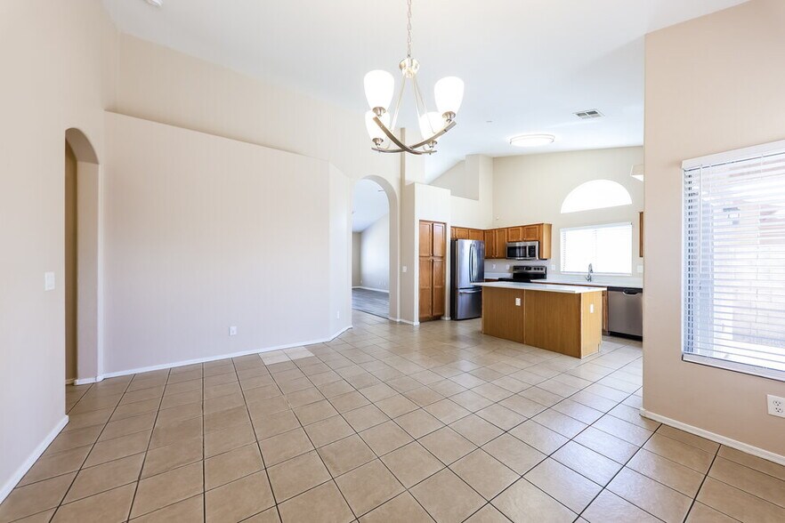 Building Photo - 14815 W Dovestar Dr