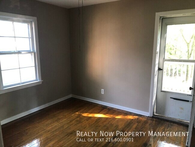 Building Photo - 13838 Cedar Rd