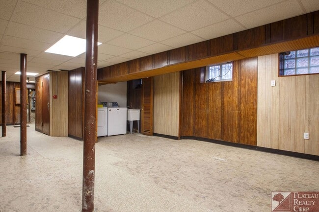 Building Photo - 1340 President St