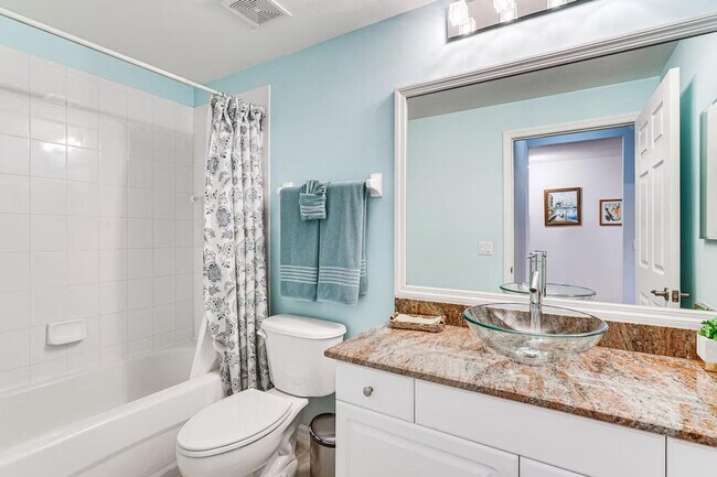 Building Photo - 14571 Legends Blvd N