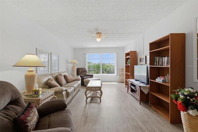 Building Photo - 12760 Indian Rocks Rd