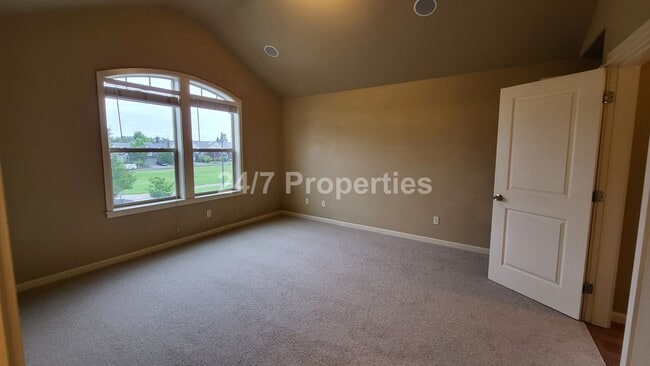 Building Photo - Modern Damascus Home with 2 Primary Suites!