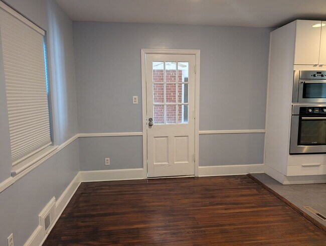 Building Photo - Pristine Ranch-style Home in Commonwealth!