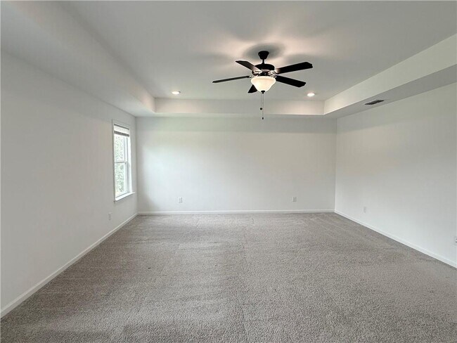 Building Photo - 207 Foxhill Dr