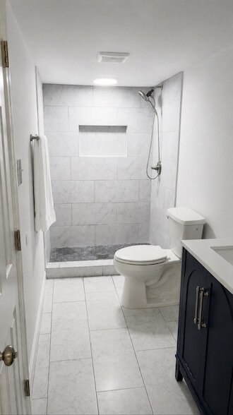 Building Photo - 6555 Brownlee Dr