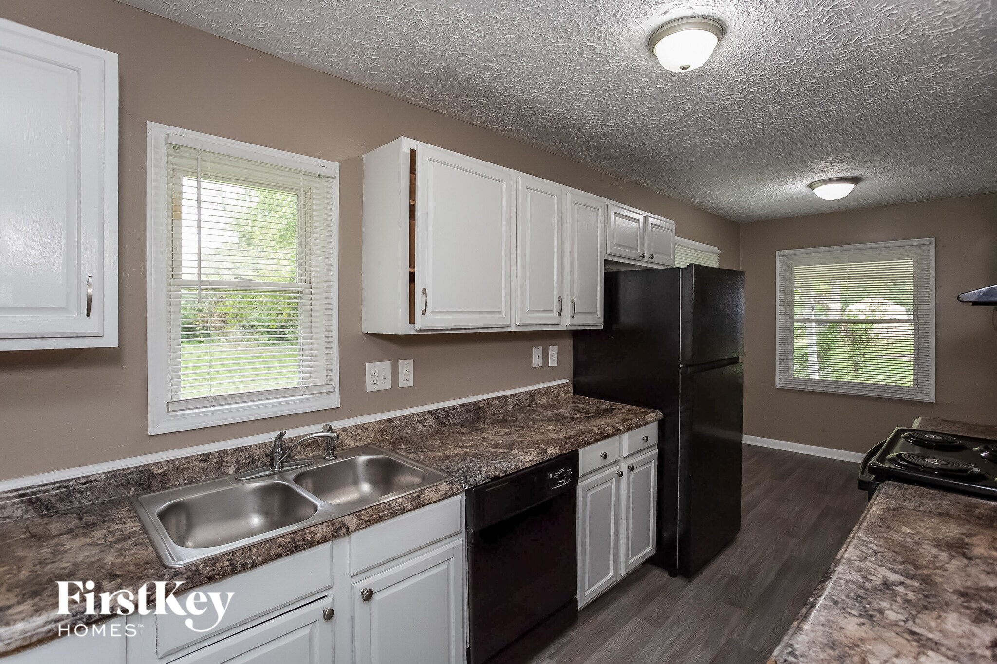 Building Photo - 6072 Bettcher Ave