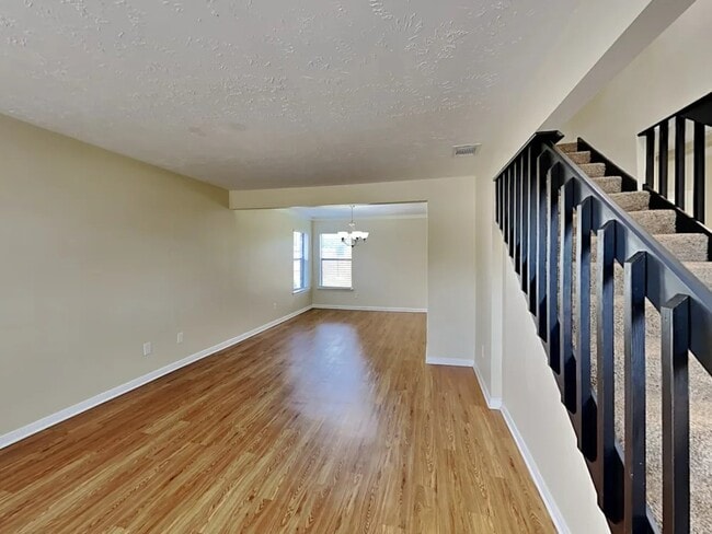 Building Photo - 3227 Mesquite Dr