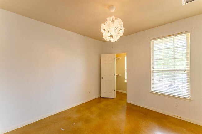 Building Photo - 4514 Senda Ln