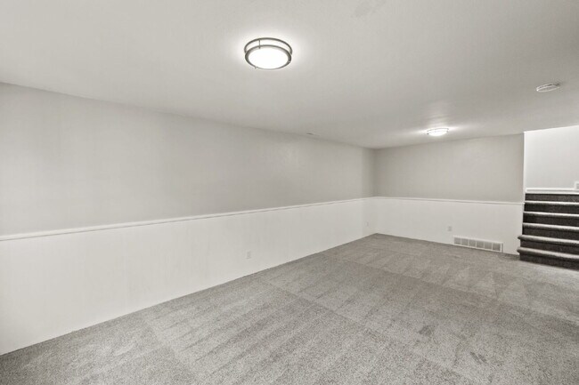 Building Photo - 2022 Northglen Dr