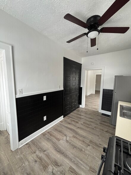 Building Photo - 504 W 29th St
