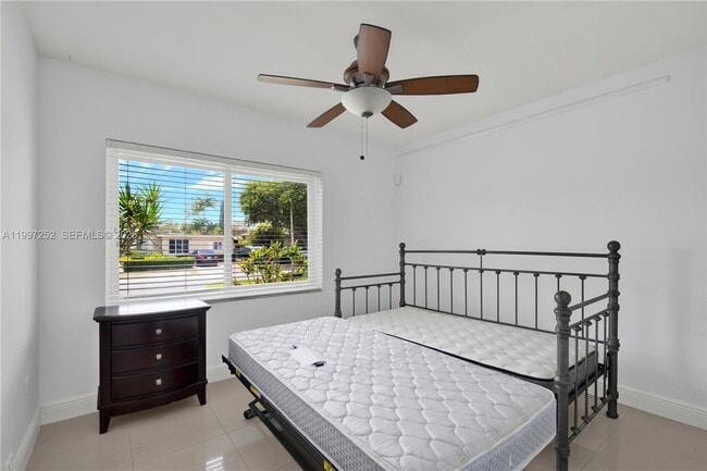 Building Photo - 5901 SW 45th St