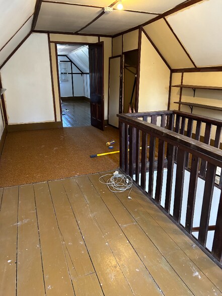 Building Photo - 610 4th Ave N