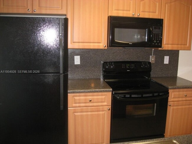 Building Photo - 4650 NW 97th Ct