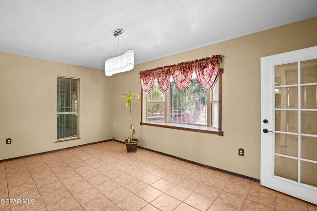 Building Photo - 1325 James Dudley Dr