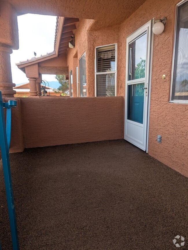 Building Photo - Rock Springs ll Condo