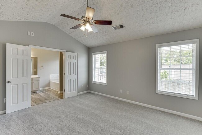 Building Photo - 678 Clairidge Elm Trail SW