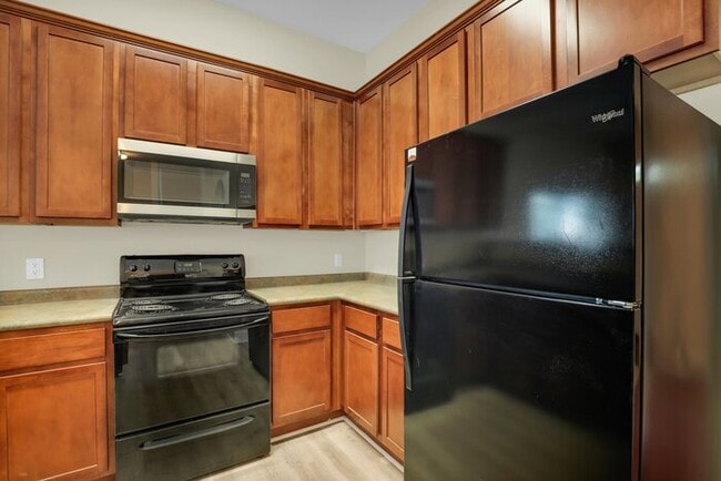 Building Photo - 3 Bedroom 3 Bathroom in Hinesville