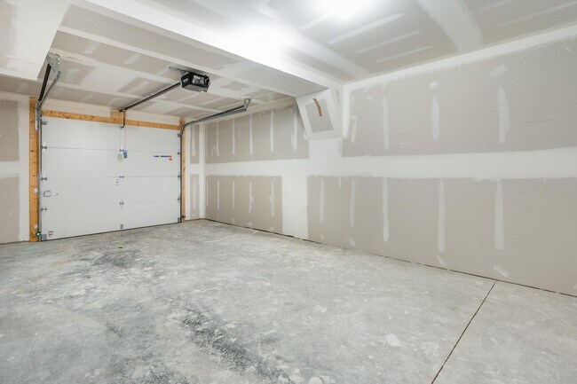Building Photo - 75 Hudson Cir