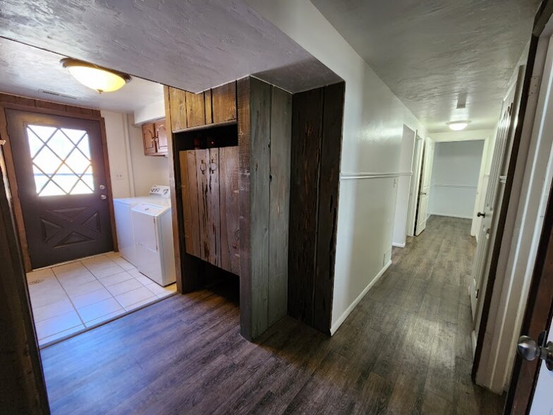 Building Photo - 605 E 9670 S