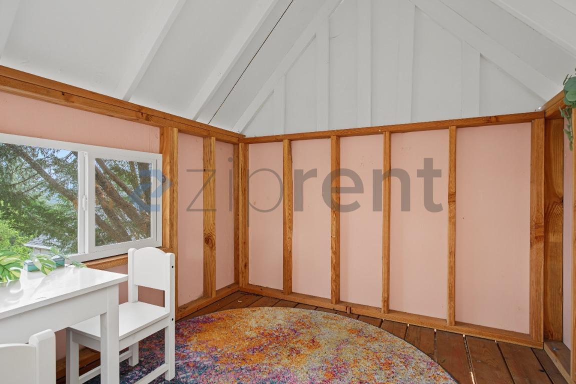Building Photo - Unit