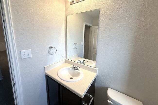 Building Photo - 15121 Cinnamon Teal