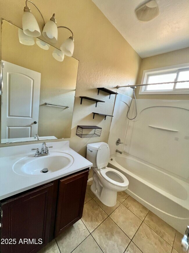 Building Photo - 4075 E Windsor Dr