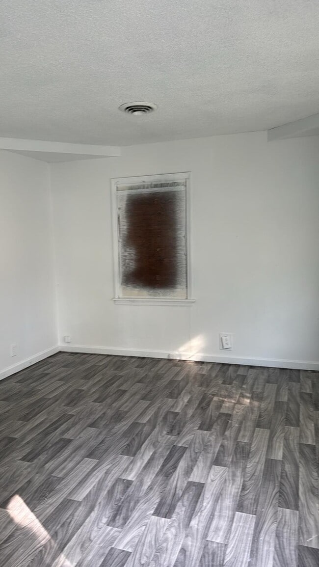 Building Photo - 30 Delores Dr