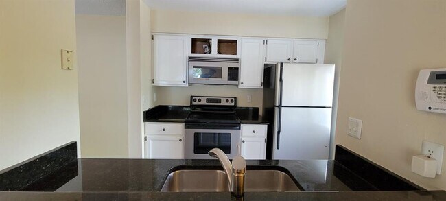 Building Photo - 151 Waterfall Way